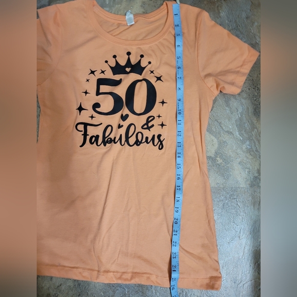 NWOT T-SHIRT - Picture 4 of 8